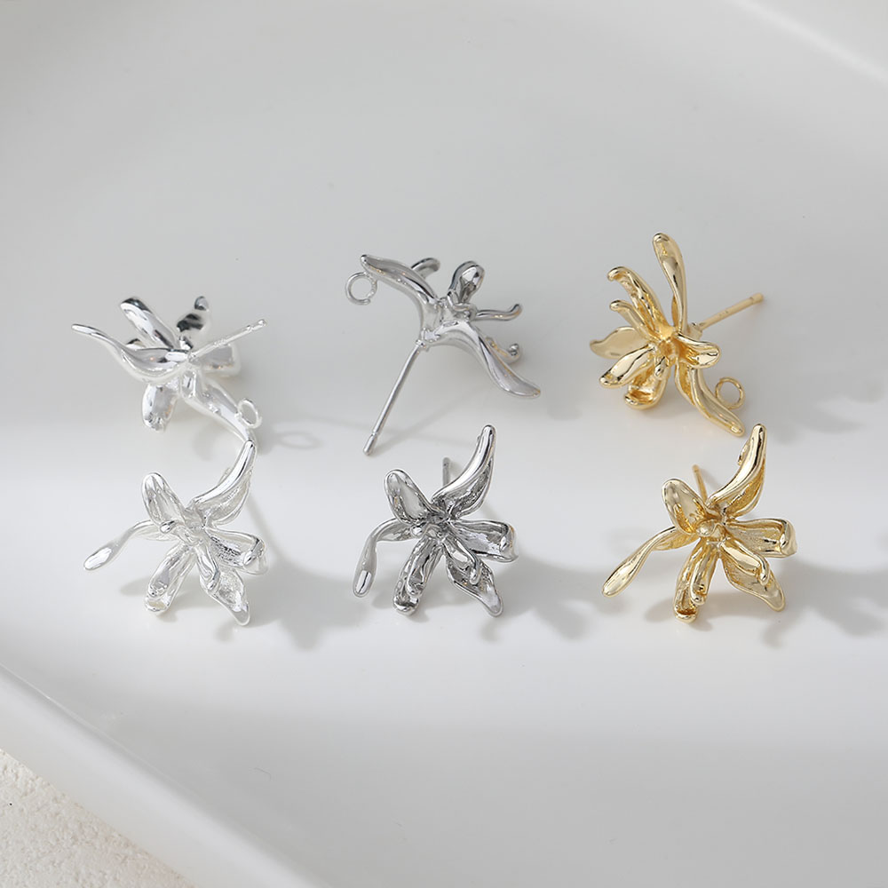 4 個可憐な花の形の耳のスタッド Diy イヤリングコネクタ - Flower Supplies のレビューと価格